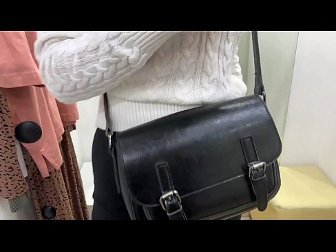 ❤️ Публична мастурбация на младата кучка FeralBerry с вибратор в стаята за обличане ️ Качествен секс в bg.credit-assorti.ru